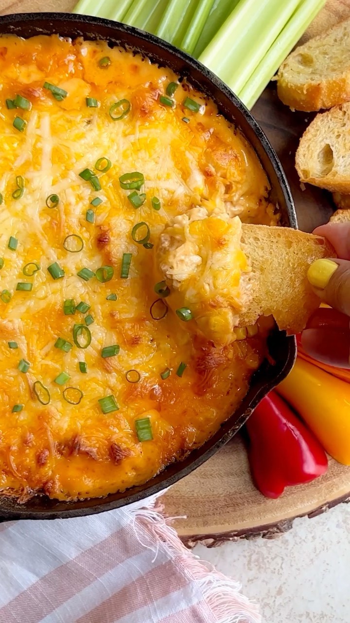 Honey Sriracha Chicken Dip