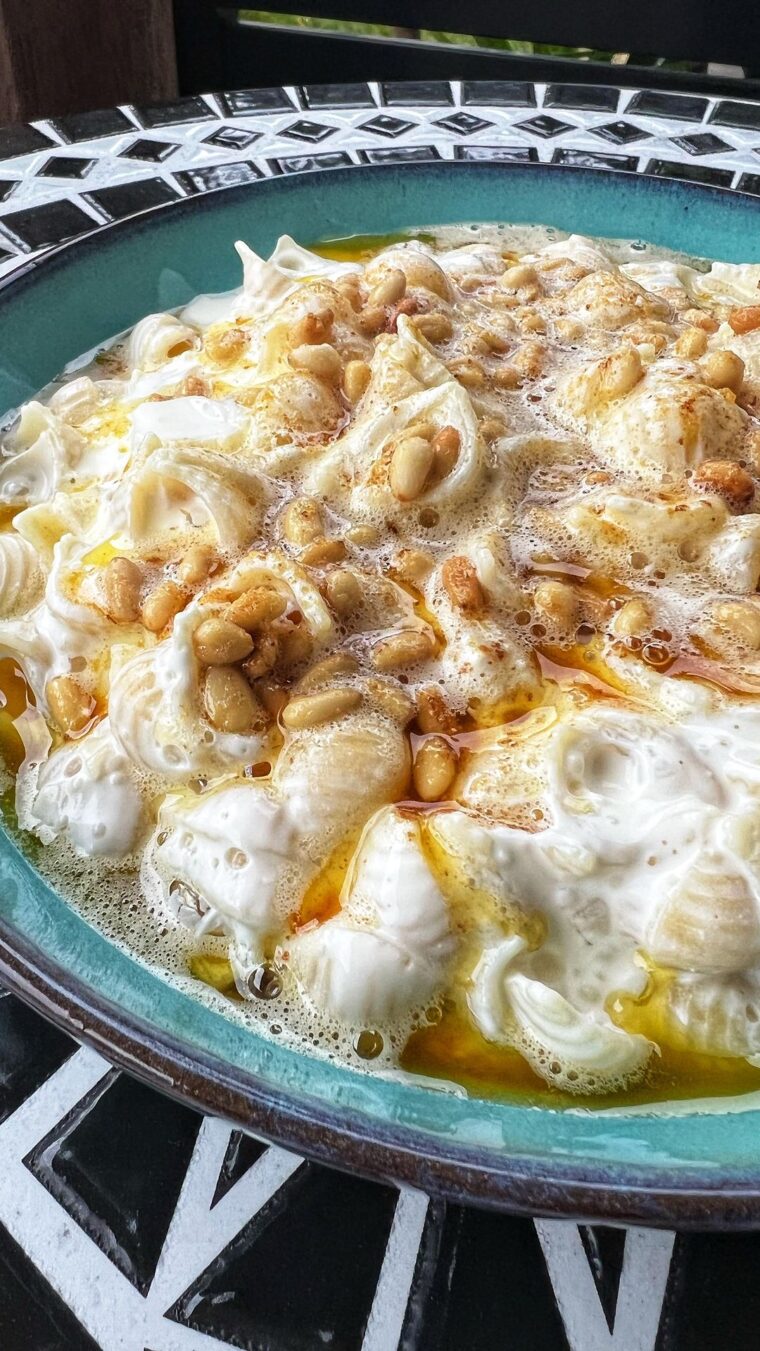 Macaroona Bi Laban