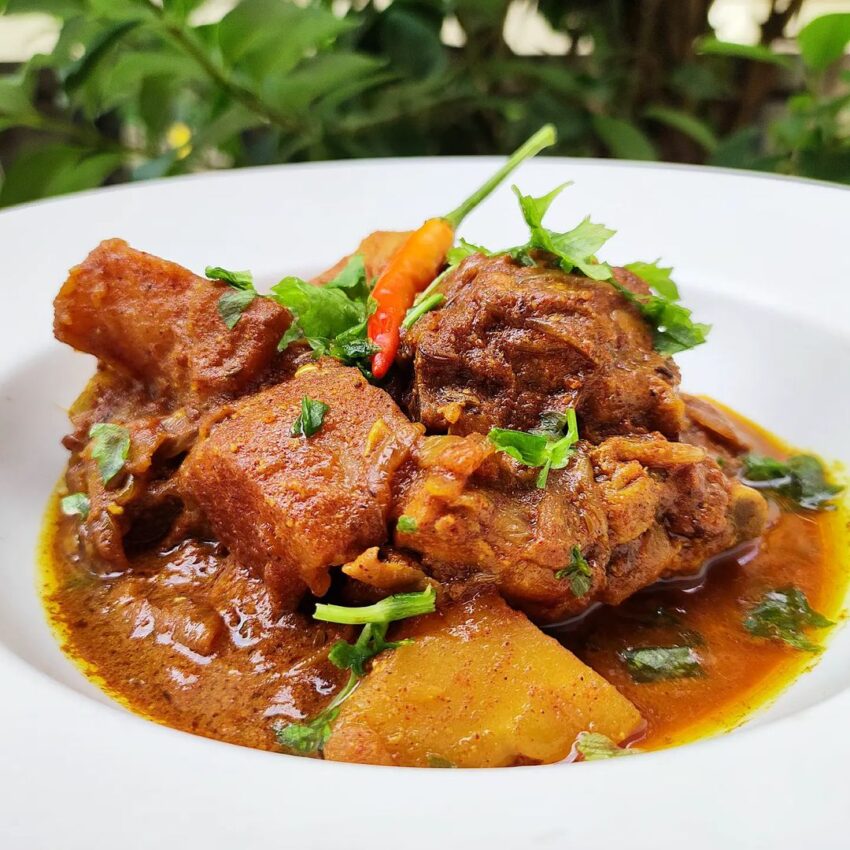 One Pot Spicy Chicken Curry
