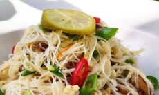 Singapore Fried Rice Noodles