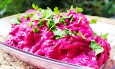 Yoğurtlu Pancar Salatası (Turkish Beetroot Yoghurt Salad)