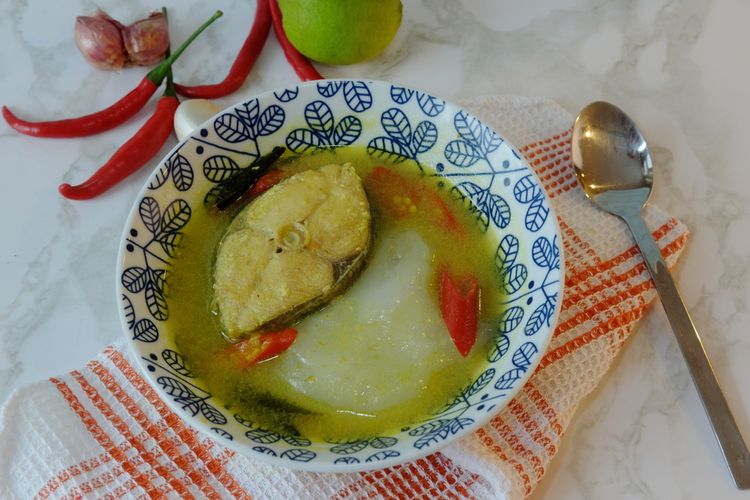 Indonesian soup - Ikan kuah kuning