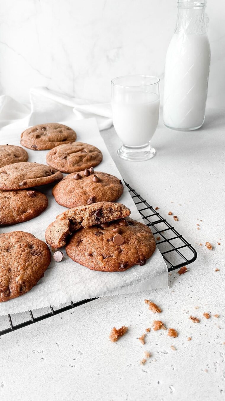 Banana Chocolate Chip Cookies
