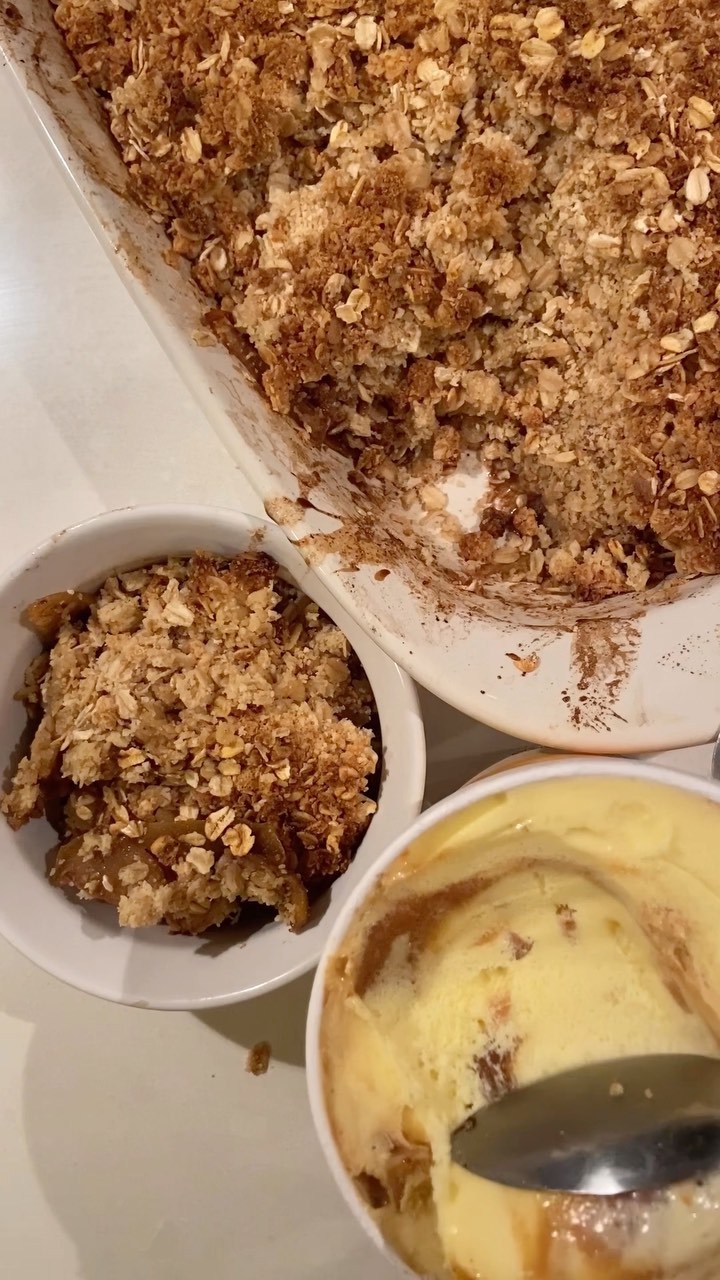 Brown Sugar Apple Crumble