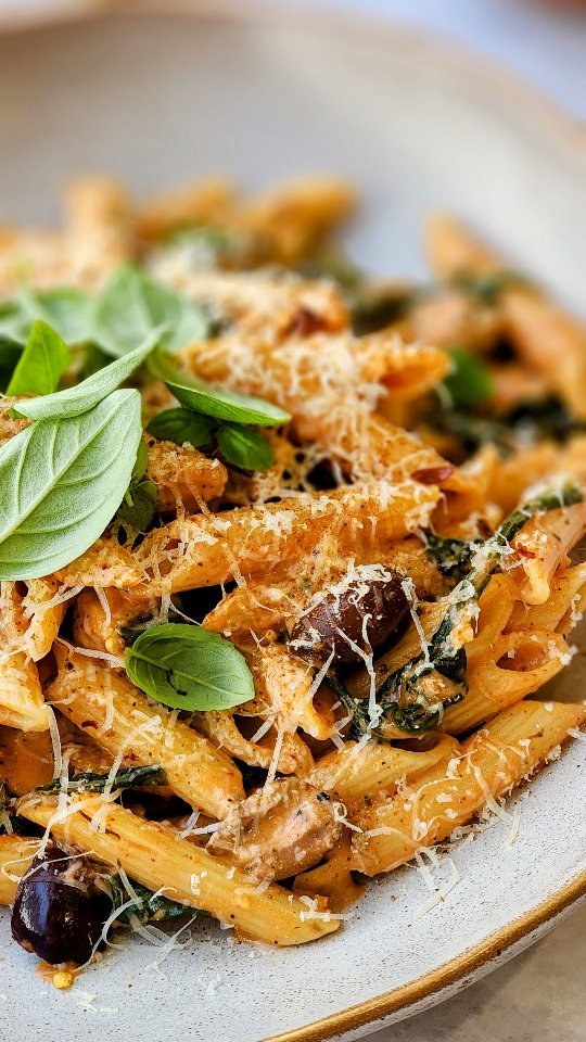 Chicken  &Amp; Spinach Rosa Pasta