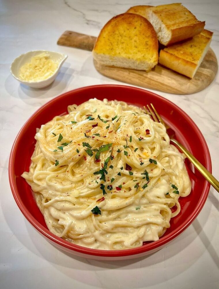 Fettuccine Alfredo