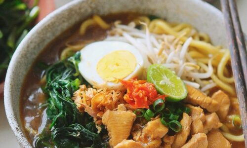 Mie Kangkung / Water Spinach Chicken Noodle Soup
