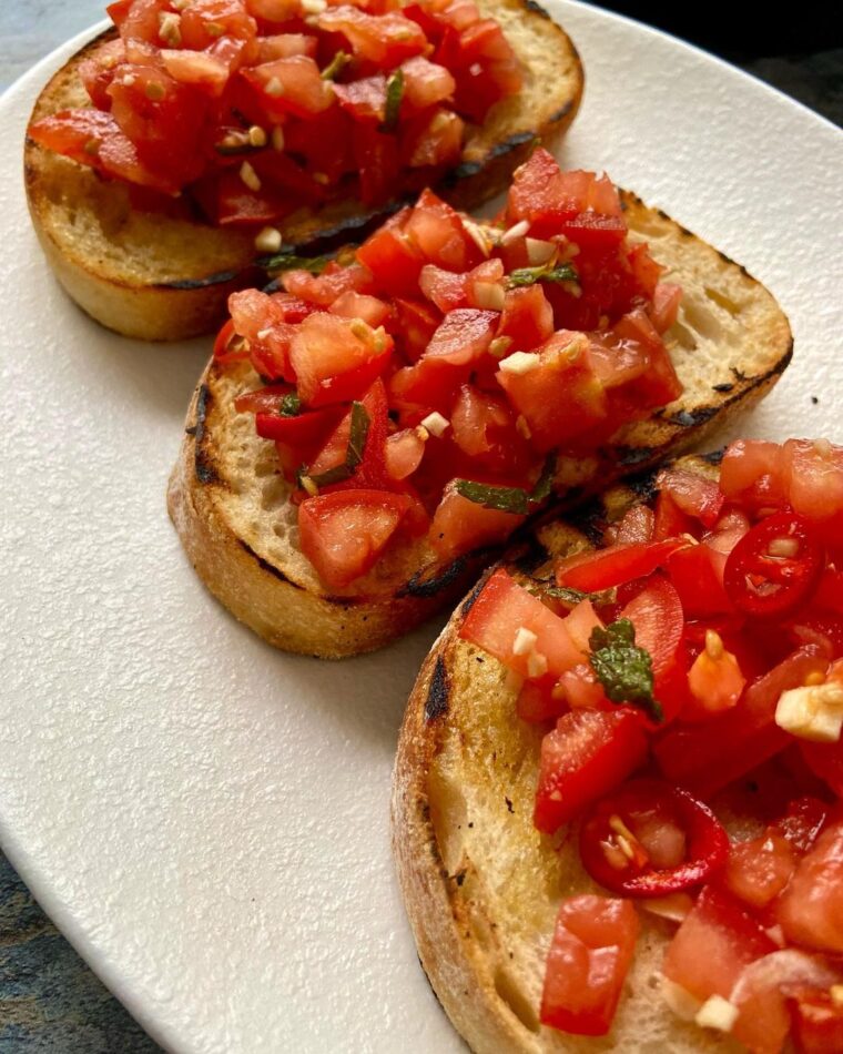 Spicy Mint Bruschetta