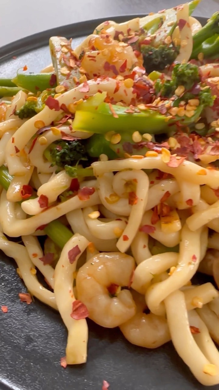 Spicy Broccoli And Prawn Noodles