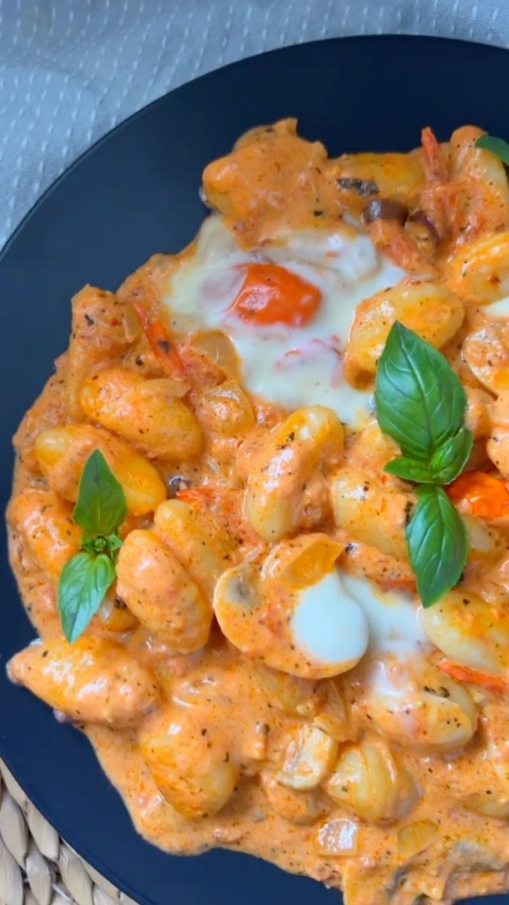 Cheats Gnocchi In Pink Sauce