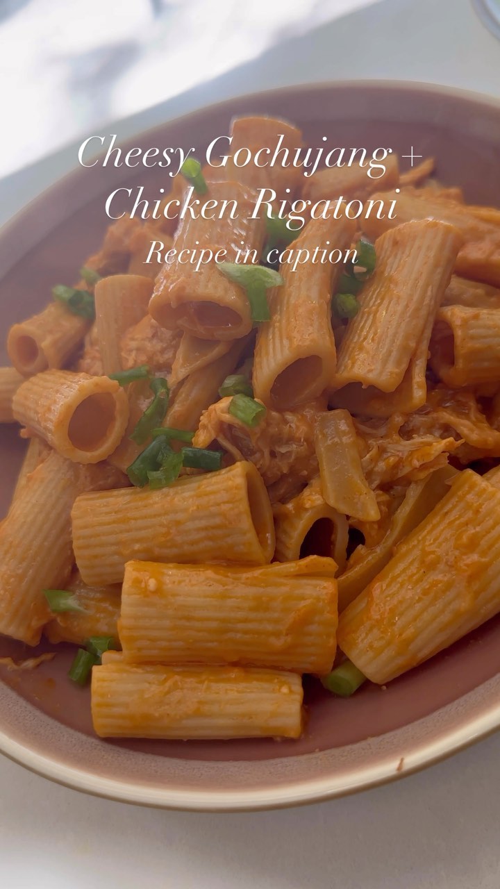 Cheesy Gochujang And Chicken Rigatoni