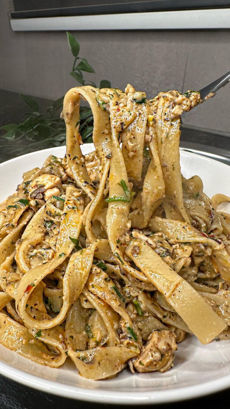 Creamy Chicken Mushroom Tagliatelle