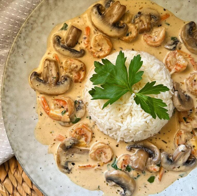 Creamy Garlic Prawns Served With Basmati Rice