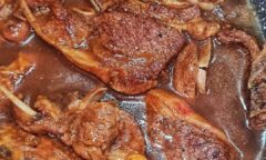 Lamb Chops With Gravy Sauce