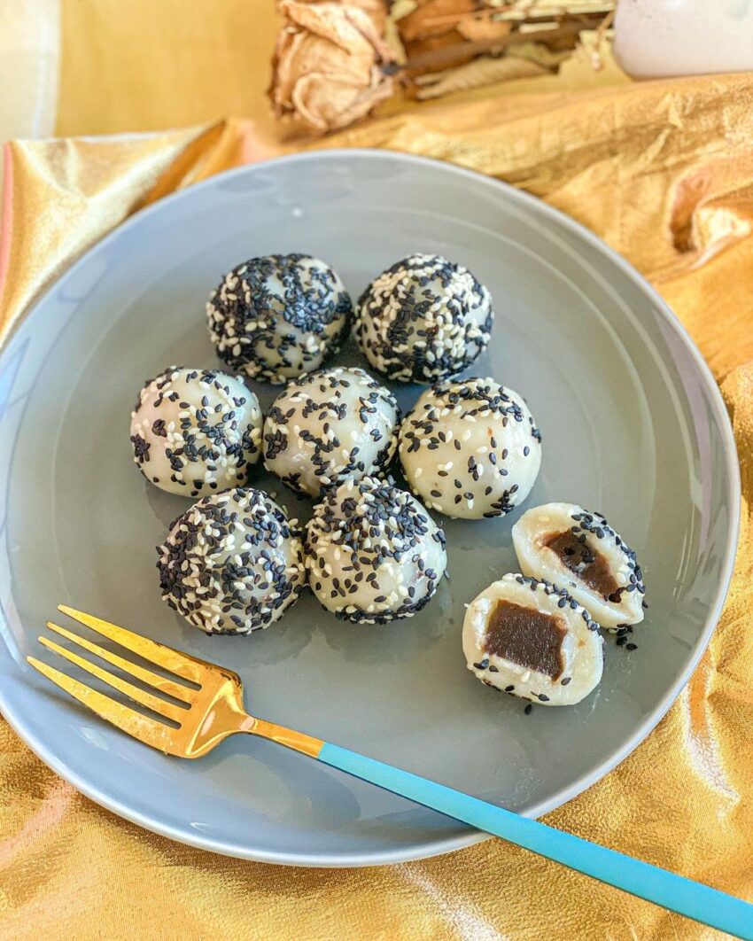 Niangao Sesame Mochi Balls