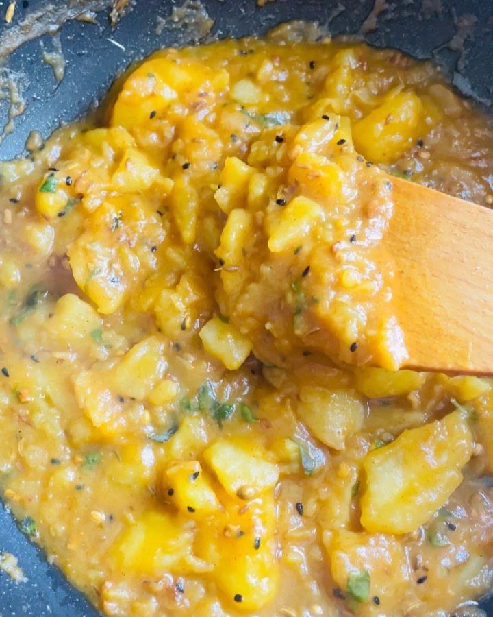 Achari Aloo Tarkari