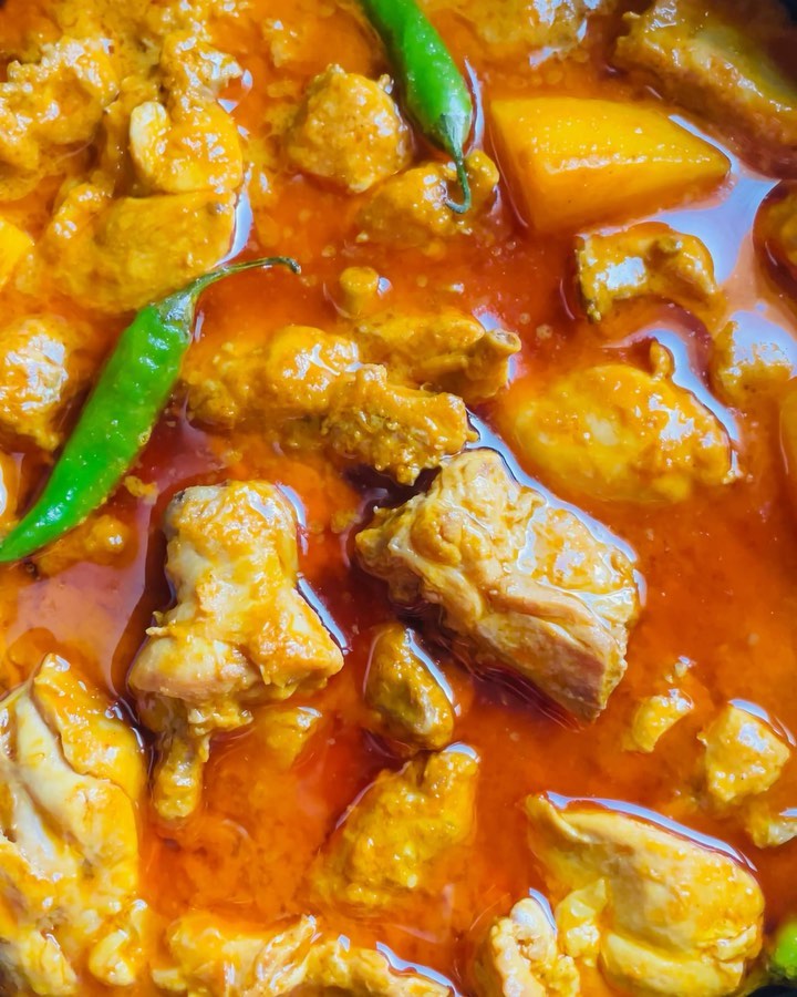 Authentic Pakistani Chicken Aloo Curry