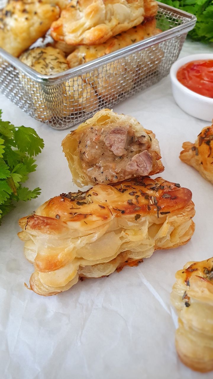 Creamy Pepper Steak Pies
