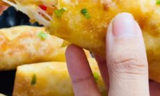 Extra Cheesy Spring Rolls With Chicken And Veggies