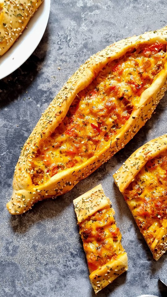 Grilled Chicken Pides