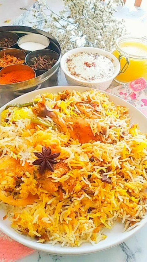 Hyderabadi Chicken Dum Biryani