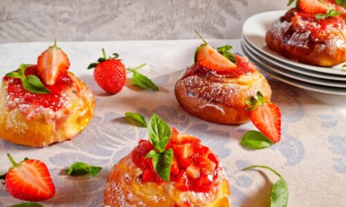 Strawberry Cheesecake Buns