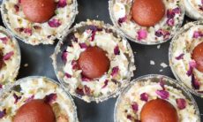 Gulab Jamun And Cream