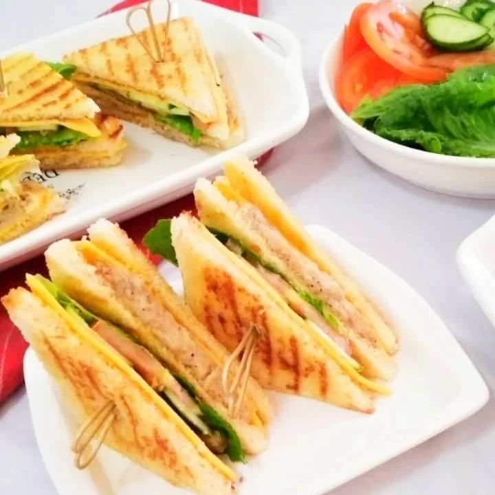 Loaded Chicken Cheese Sandwiches