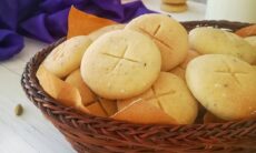 Nan Khatai