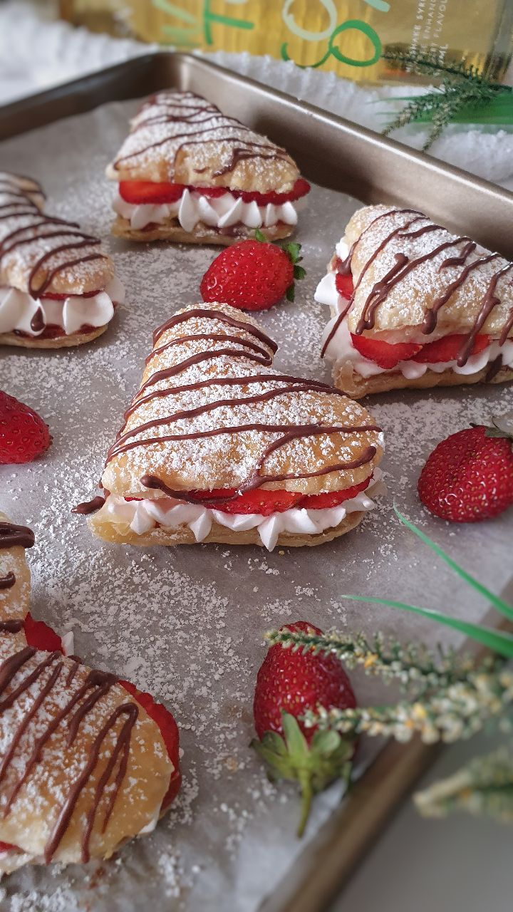 Strawberry Cream Puffs
