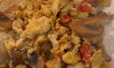 Spicy Mushroom And Tomato Scrambled Eggs