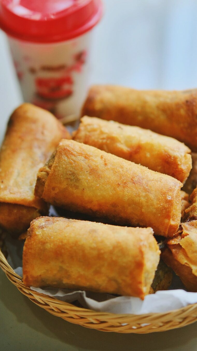 Pisang Coklat Keju / Fried Choco Banana Spring Rolls