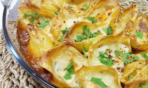 Stuffed Baked Cheesy Conchiglioni Bolognese