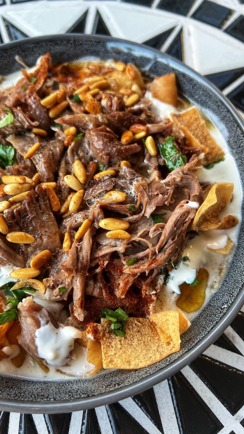 Fattet Mozzat (Fatteh With Lamb Shanks )