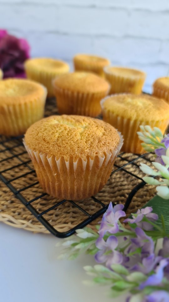 Soft Spongy Fluffy Cupcakes