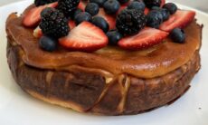 4 Ingredients Greek Yoghurt Cake