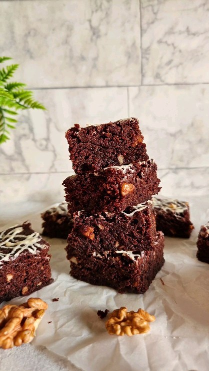 5 Minute Microwave Walnut Brownies
