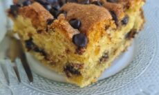 Choc Chip Cinnamon Cake