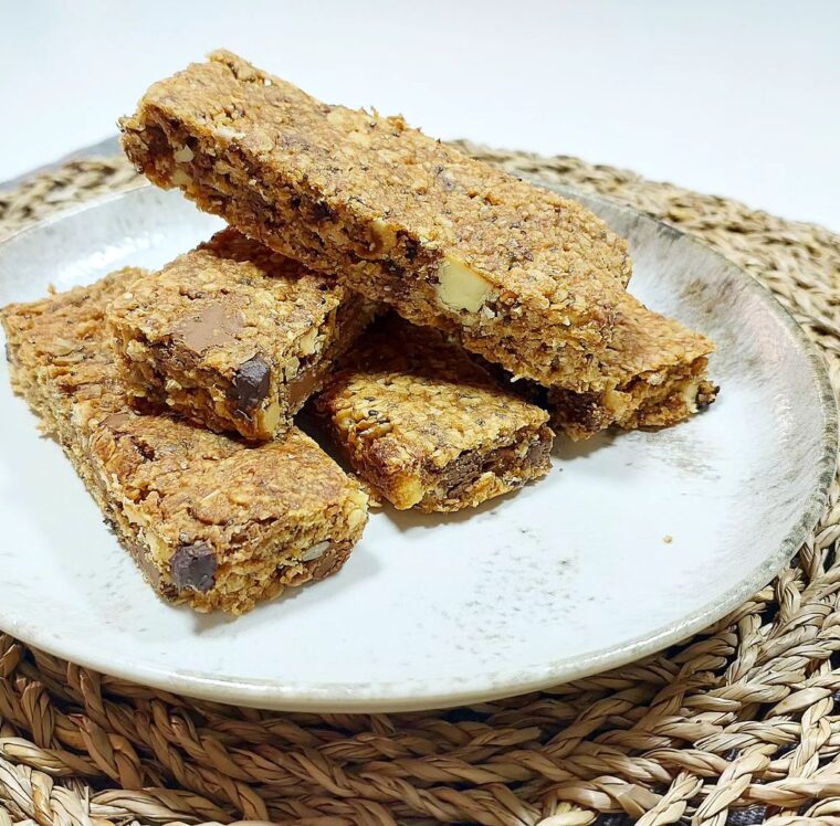 Easy Homemade Granola Bars