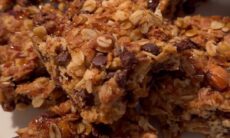 Chocolate Date Oats Chunks