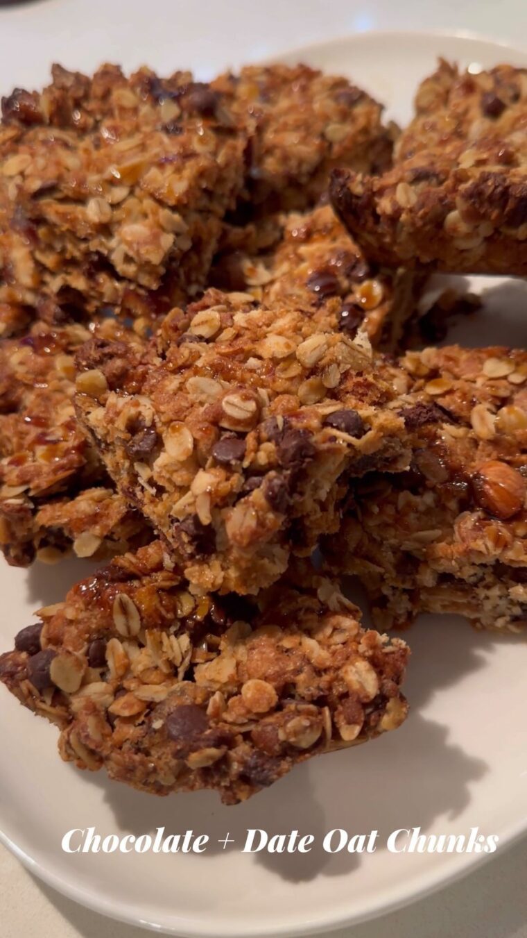 Chocolate Date Oats Chunks