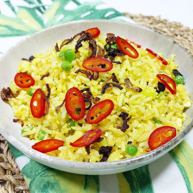 Com Chien Trung Muoi (Vietnamese Salted Egg Fried Rice)