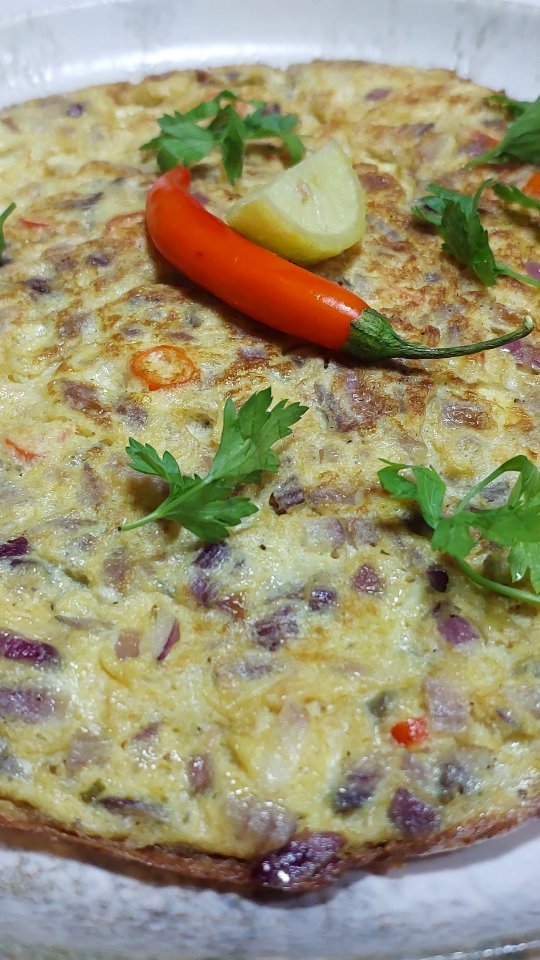 Telur Dadar Cincalok (Malaccan Peranakan Fermented Shrimp Omelette)