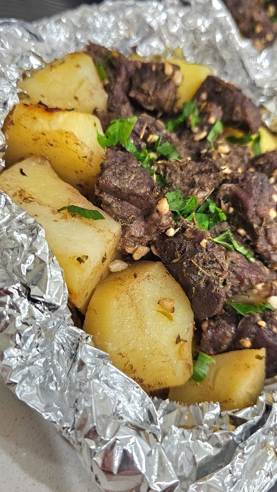 Garlic Butter Steak And Potatoes