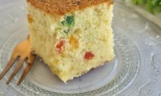 Tooti-frooti Cake