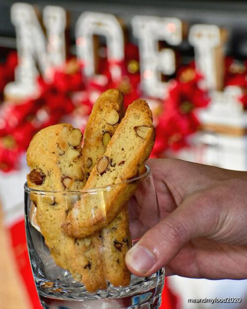 Almond biscotti