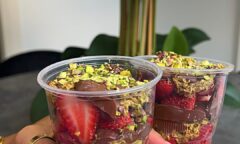 Dubai Strawberry Cups