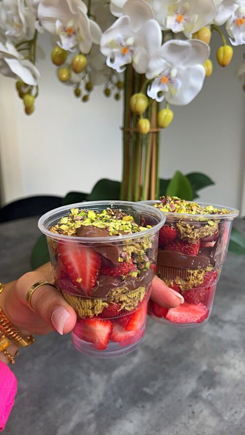 Dubai strawberry cups trendy